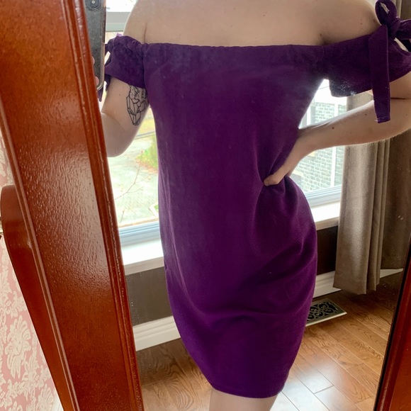 Boohoo off the shoulder petite purple dress - Picture 3 of 7